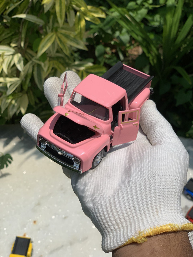 1:32 Ford F100 - Classic Colors