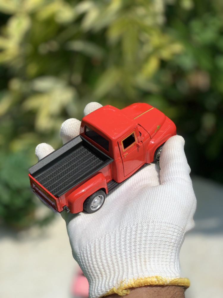 1:32 Ford F100 - Classic Colors