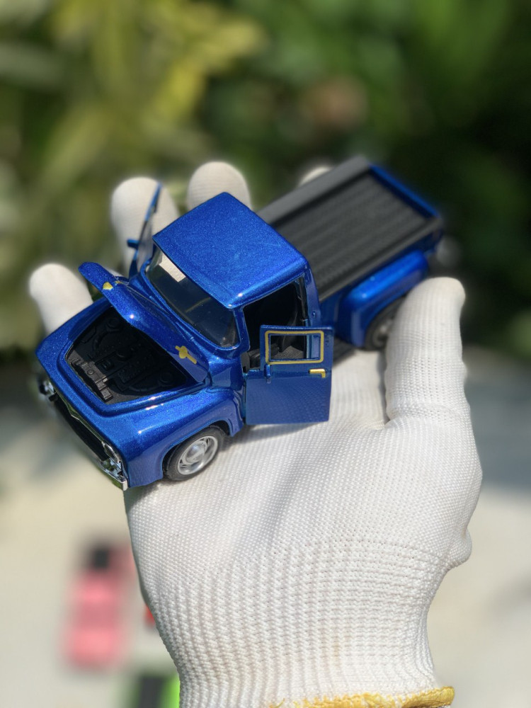 1:32 Ford F100 - Classic Colors