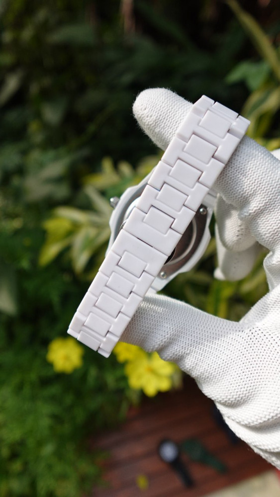 Trending Analog Watch with Arabic Numerals & Free Perfume