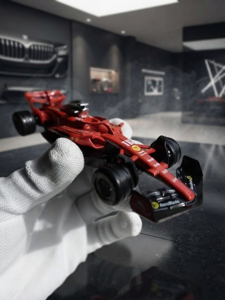 Premium 1:32 F1 Red Metal Miniature Racing Cars + FREE Surprise Analog Watch