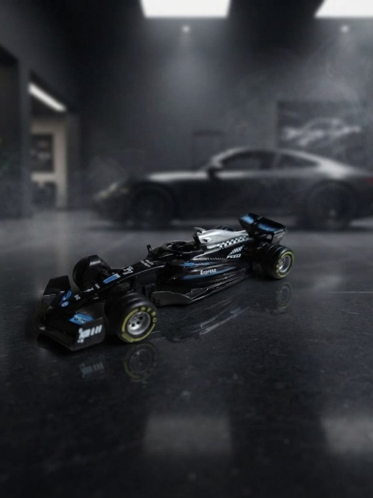 Premium 1:32 F1 Black Metal Miniature Racing Cars + FREE Surprise Analog Watch