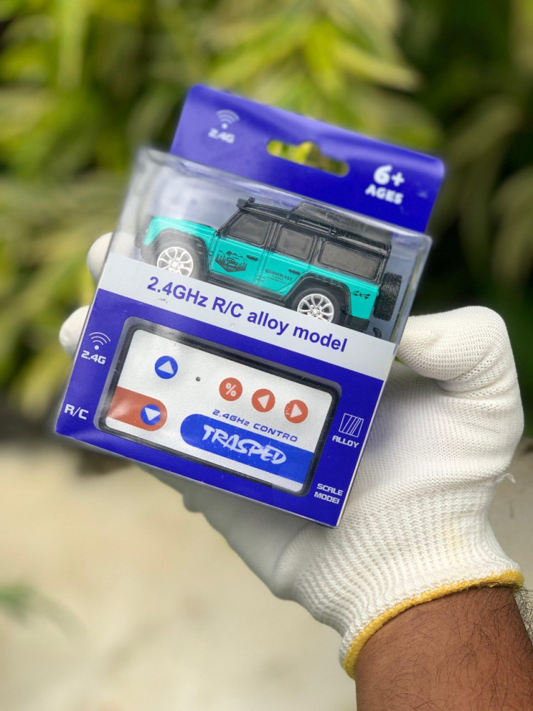 1:64 Defender RC Metal Miniature- Remote Control Fun