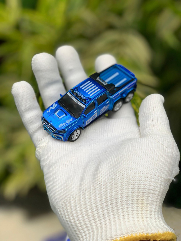 1:64 Pickup RC Metal Miniatures - Remote Control Fun