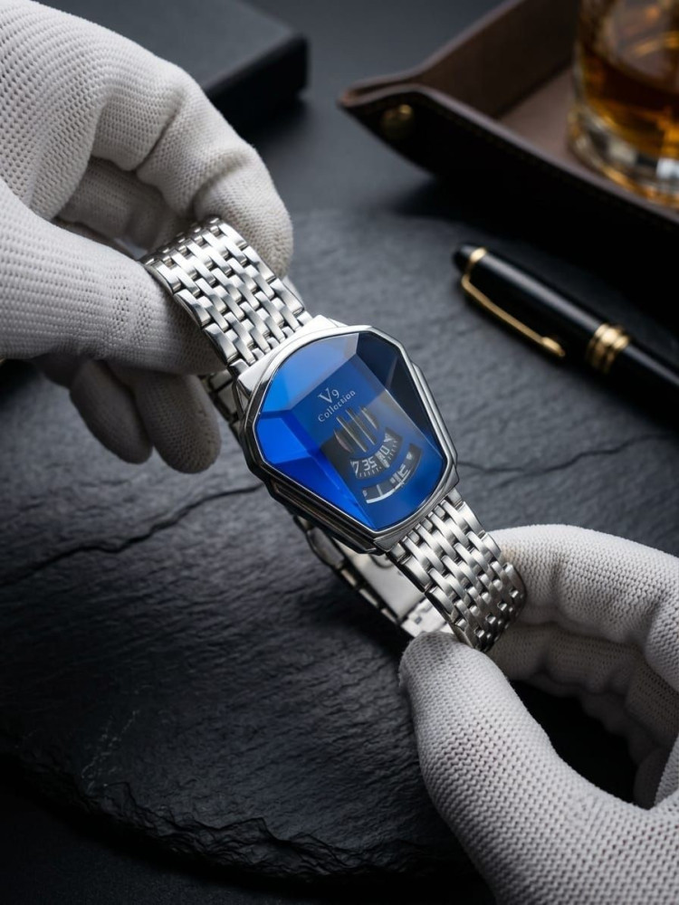 V9 Collection | Luxury Cobra-Shield Stainless Steel Watch