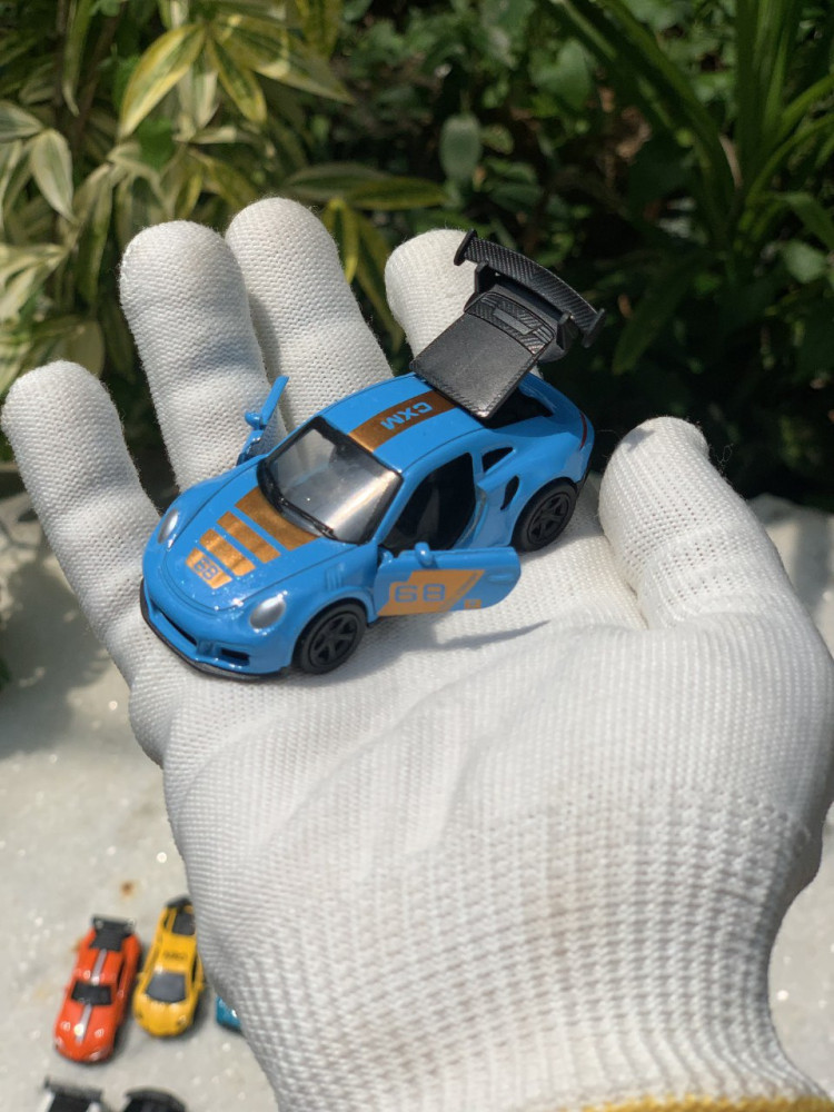 1:64 Porsche 911 GT3 RS - Pocket Rocket