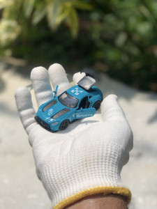 1:64 Benz AMG GT - Pocket-Sized Speed