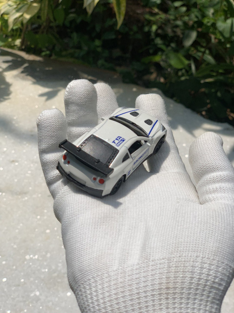 1:64 Nissan GT-R - Pocket Rocket