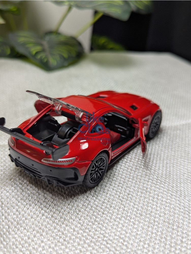 Own a piece of luxury with this 1:36 Mercedes-Benz AMG GT metal miniature