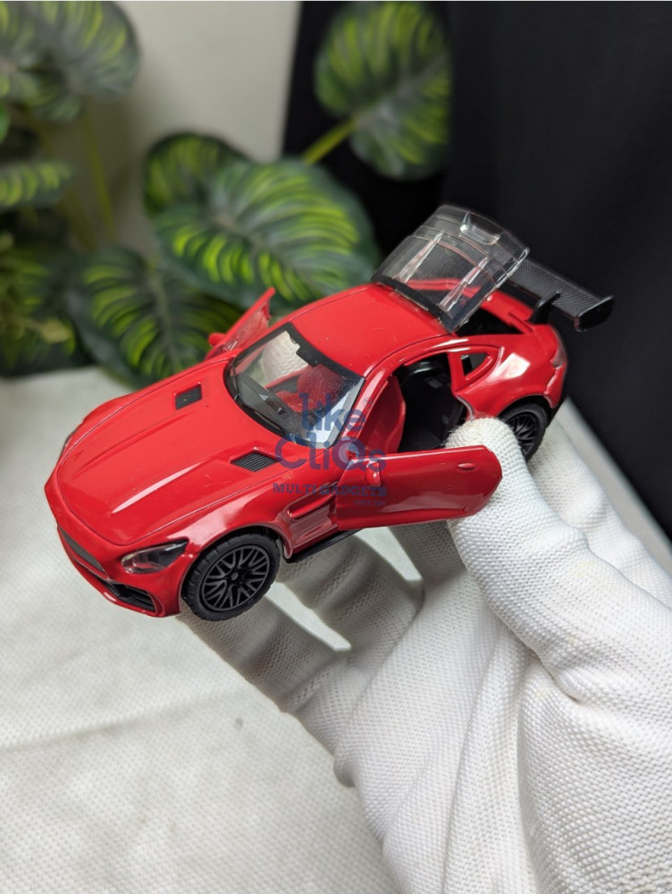 Own a piece of luxury with this 1:36 Mercedes-Benz AMG GT metal miniature