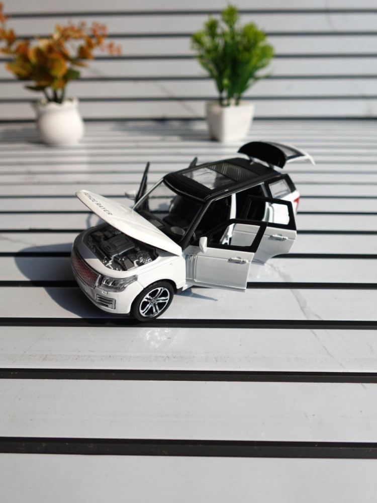 The King of SUVs: Range Rover L405 Premium Metal Miniature
