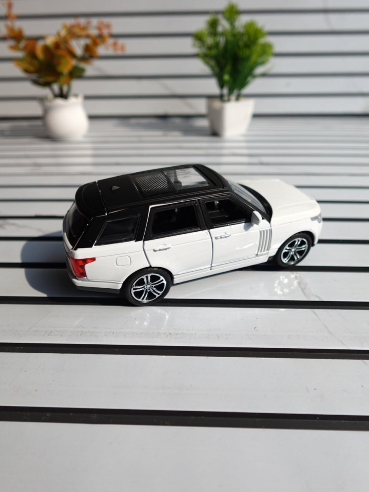 The King of SUVs: Range Rover L405 Premium Metal Miniature