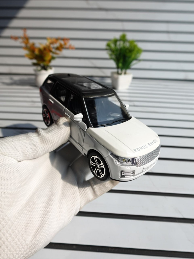 The King of SUVs: Range Rover L405 Premium Metal Miniature