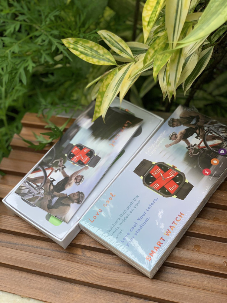 Lightweight Smart Watch - Premium Quality, Water-Resistant & Feature-Packed