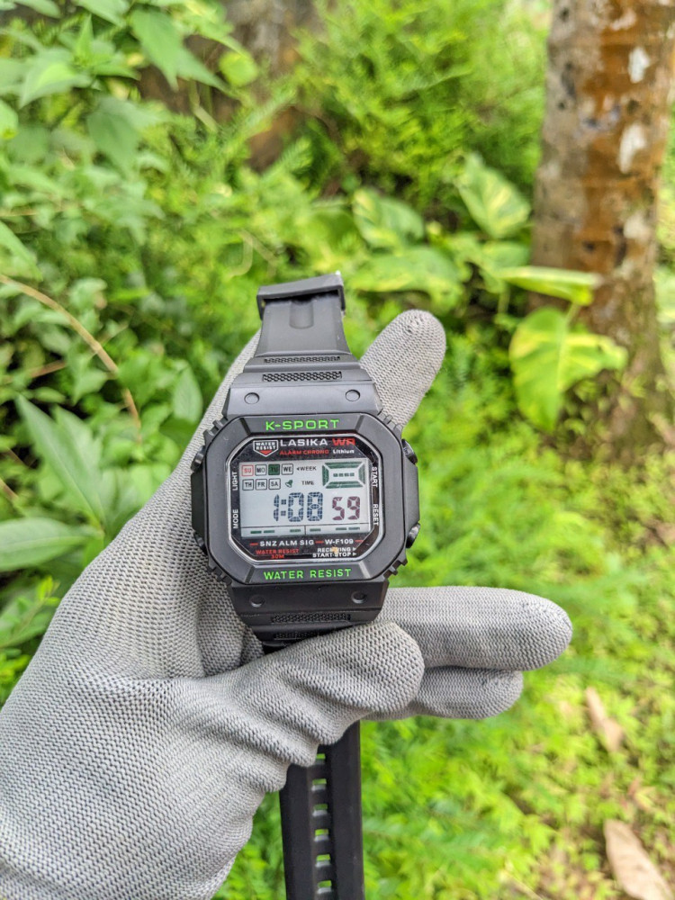 Sport Watch : Your Adventure Companion ⌚️(WQ464)