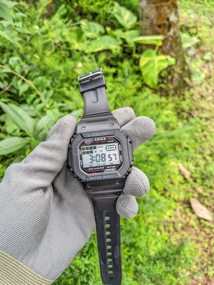 Sport Watch : Your Adventure Companion ⌚️(WQ464)