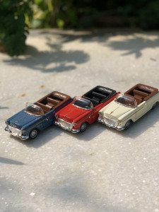 1:32 Scale Classic Chevy Convertible - Cruisin' in Style