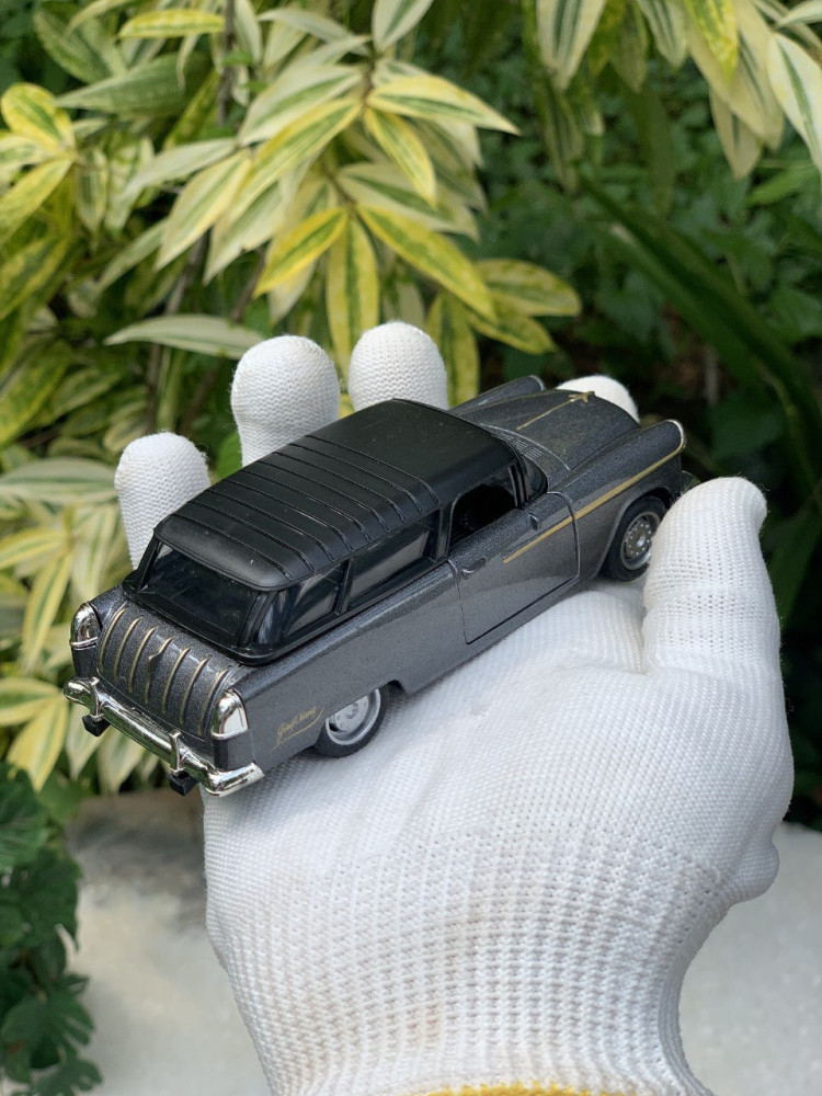 1:32 Classic Chevy Bel Air - Tri-Tone Treasure