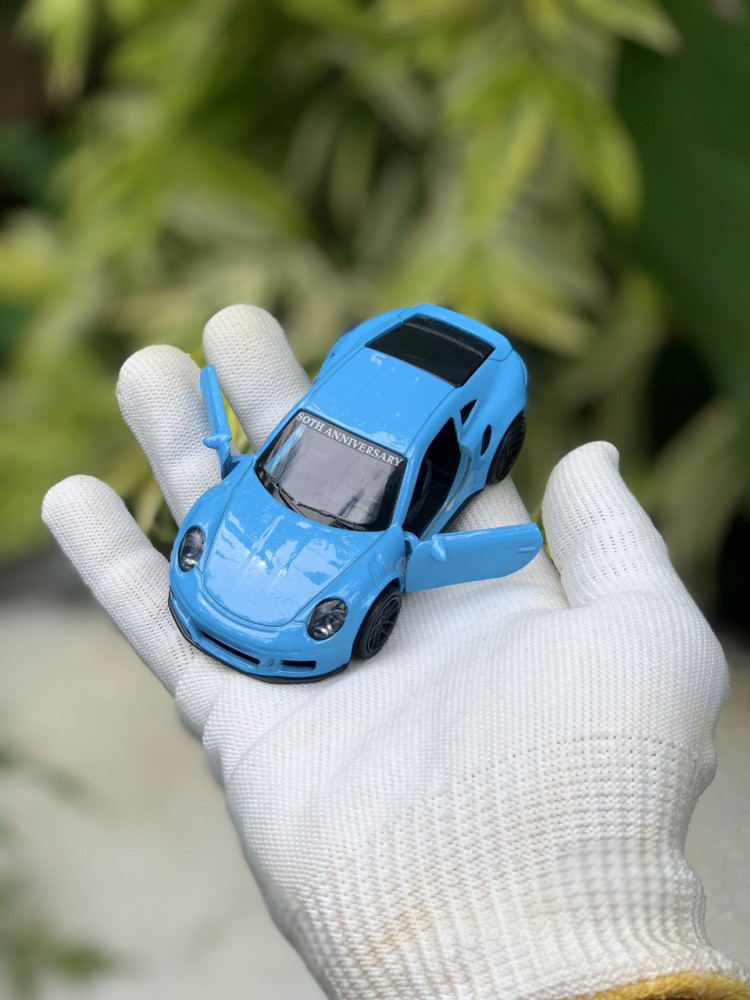 1:43 Porsche 911 - Pull-Back Performance
