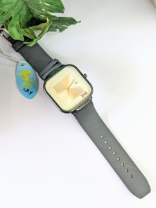 TWOO TIME SLIM AND LIEGHT WIEGHT ANALOG WATCH (WQ380)