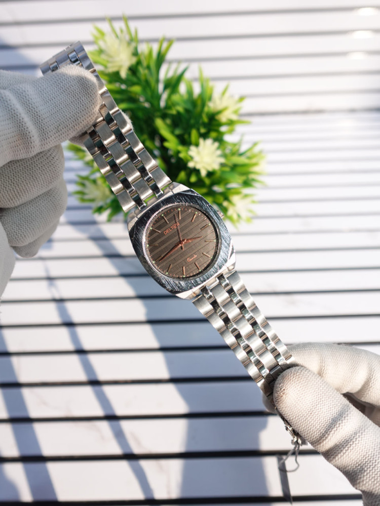 Effortless Elegance: Delton Premium Slim Analog Watch