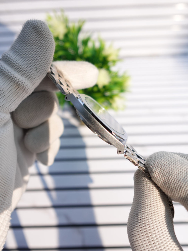 Effortless Elegance: Delton Premium Slim Analog Watch