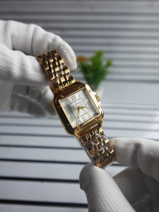 Elegance Redefined: Premium Square Dial Chain Watch for Girls