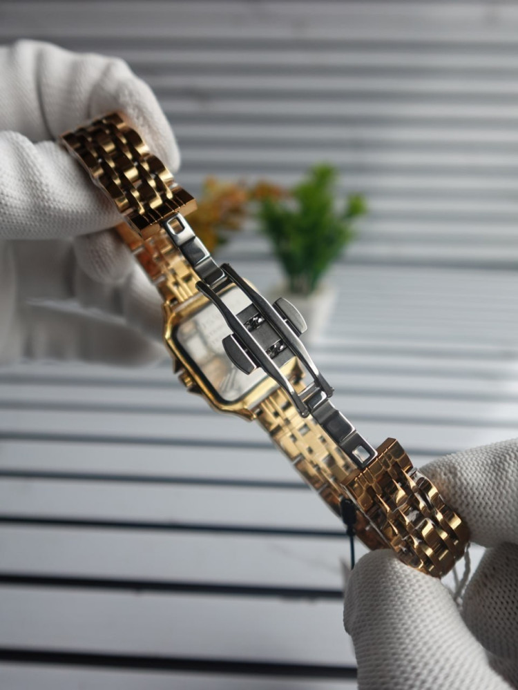 Elegance Redefined: Premium Square Dial Chain Watch for Girls