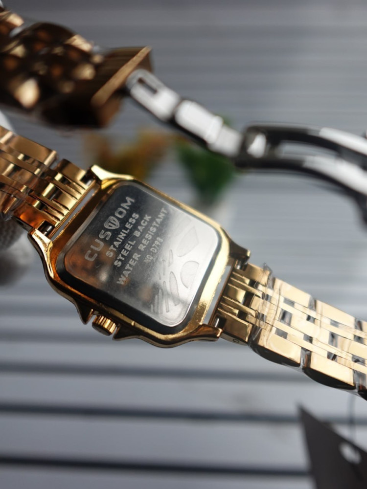 Elegance Redefined: Premium Square Dial Chain Watch for Girls