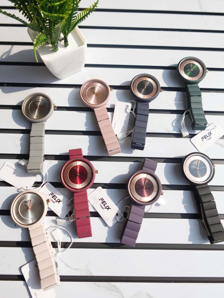 Style Meets Breeze: Felix Premium Girl’s Chain Watch & Mini Fan Combo