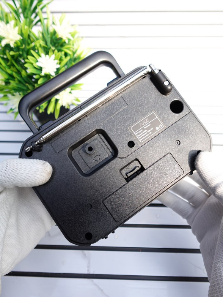 MZ Retro Wireless Radio Speaker with Analog Clock & Premium Watch Combo