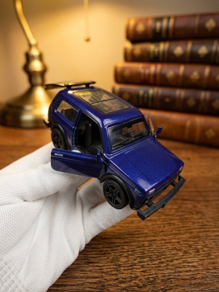 Soviet Legend: Classic Lada Niva 1:32 Scale Diecast Miniature