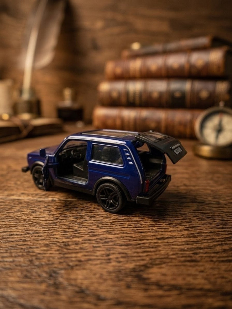 Soviet Legend: Classic Lada Niva 1:32 Scale Diecast Miniature