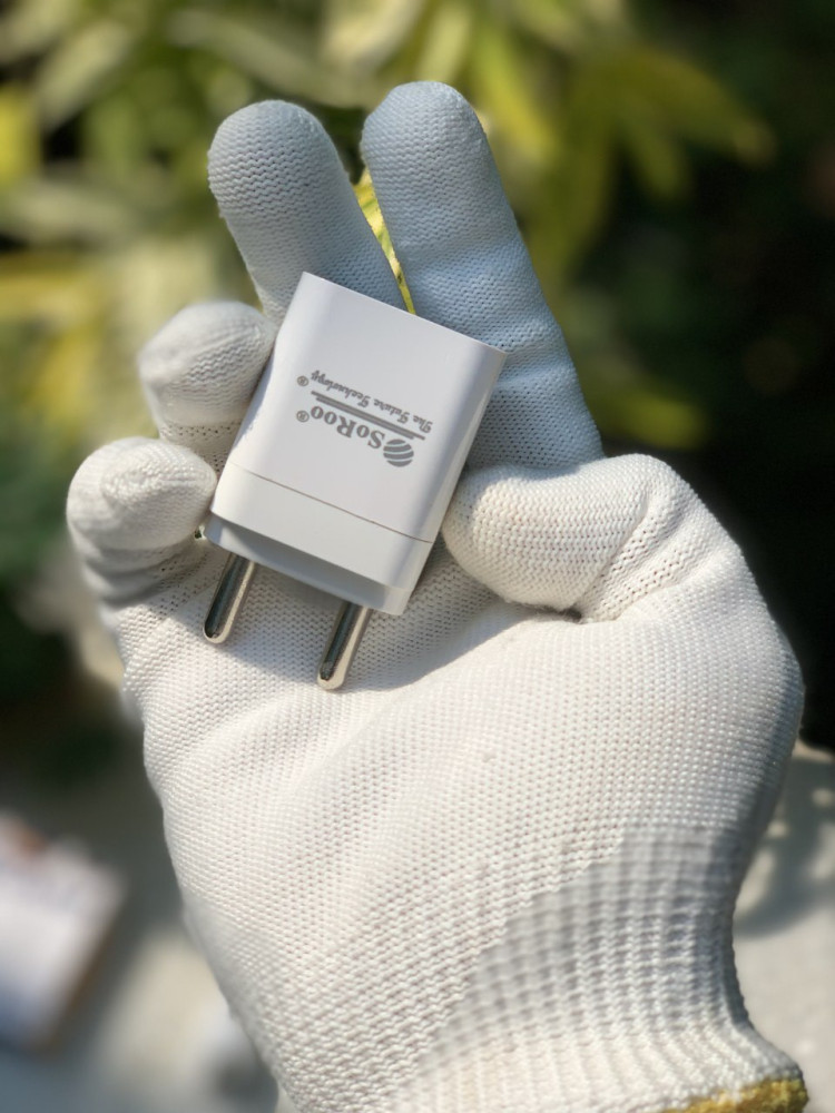 Get the SoRoo SRC-112 V8 charger