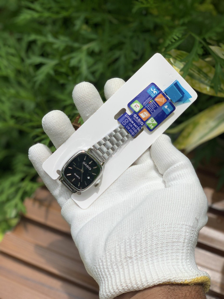 Gasiq Vintage Small Dial Watch - Oval Shape, Date and Girls' Favorite, silver