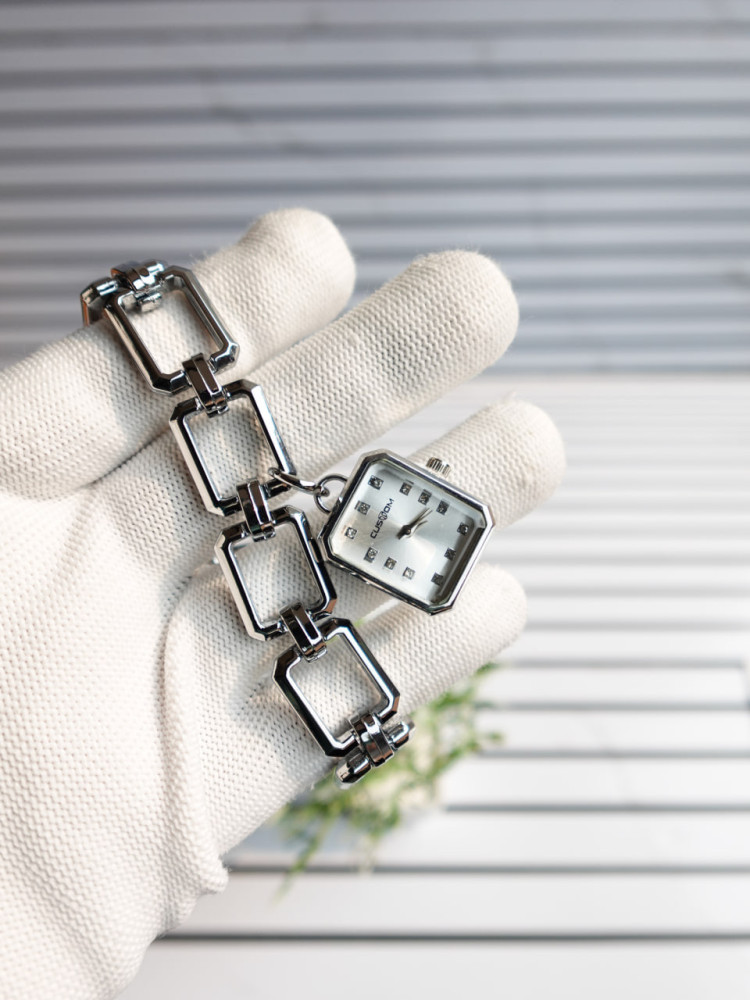 Timeless Elegance: Custom Bracelet Watch & Anti-Tarnish Necklace Combo