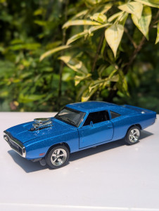 1:32 Dodge Charger - Light Up the Road