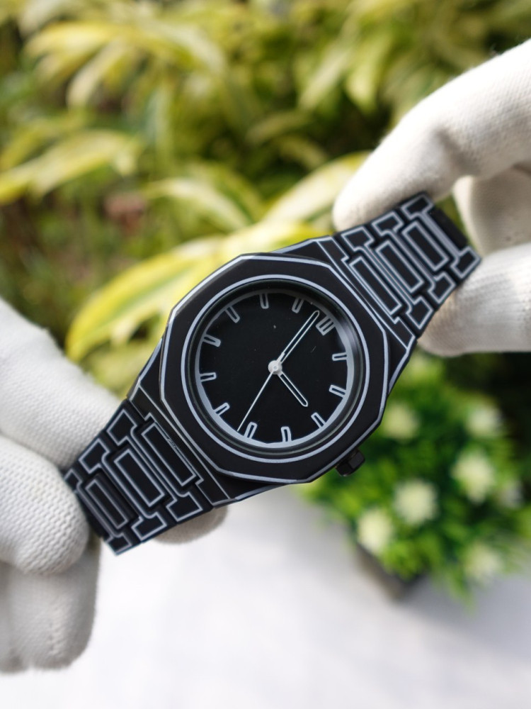 Trending Sketch Watch & Gents Chain Combo