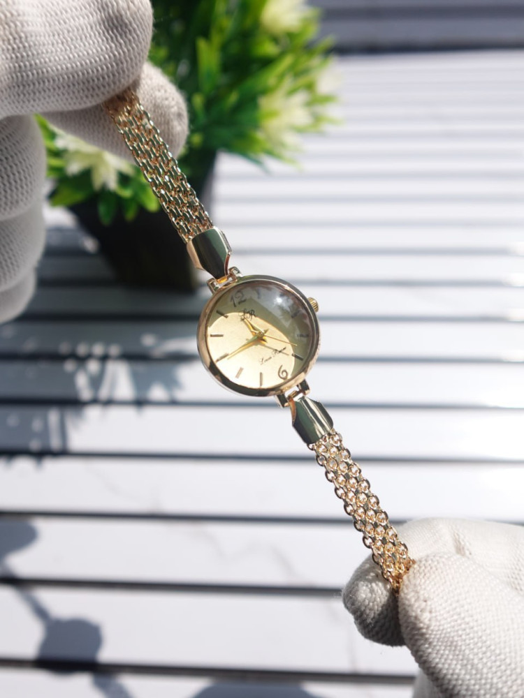 The Ultimate Surprise: Elegant Bracelet Watch & Premium Necklace Combo