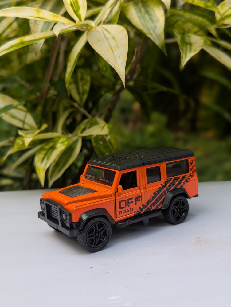 1:43 Land Rover Defender - Off-Road Adventure