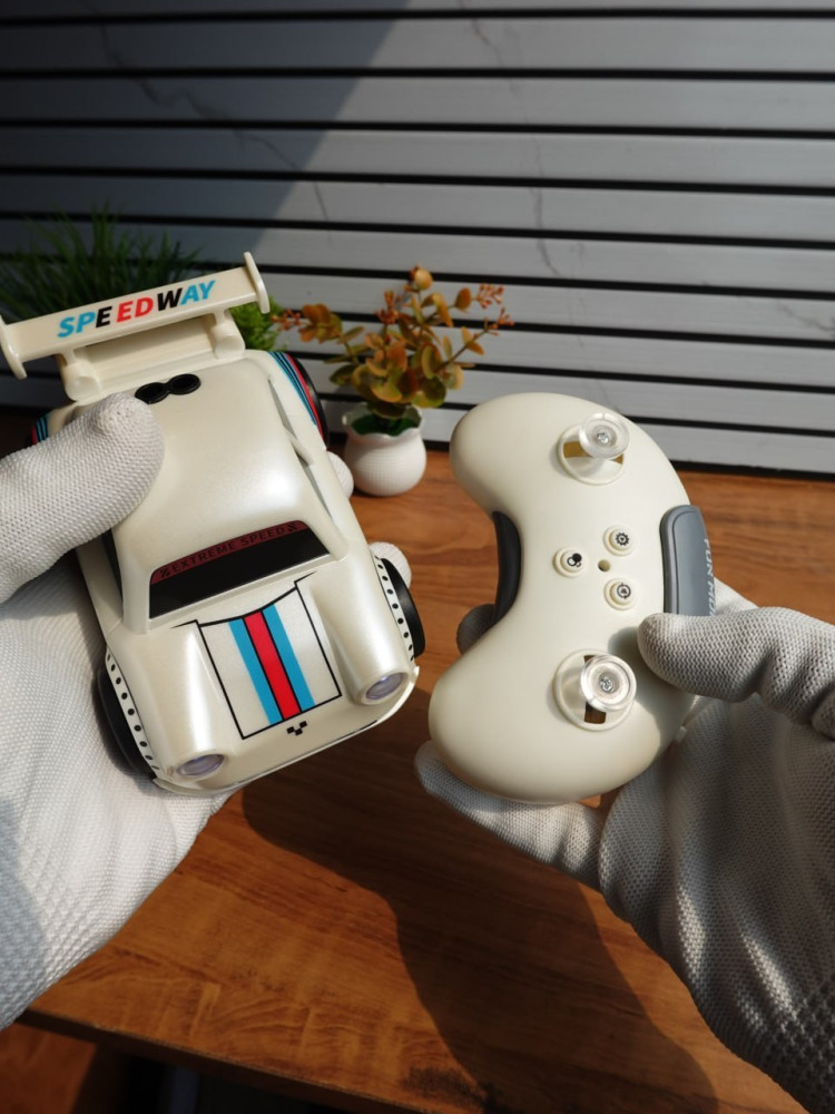 Next-Gen Fun: Smart Mini RC Car