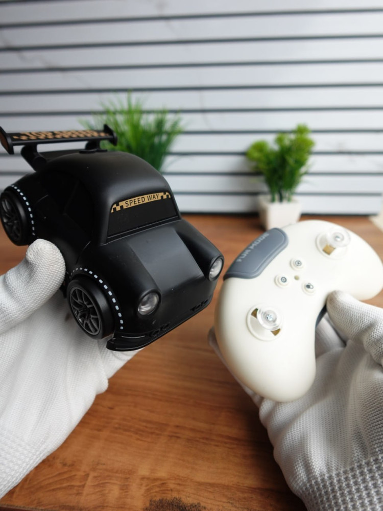 Next-Gen Fun: Smart Mini RC Car