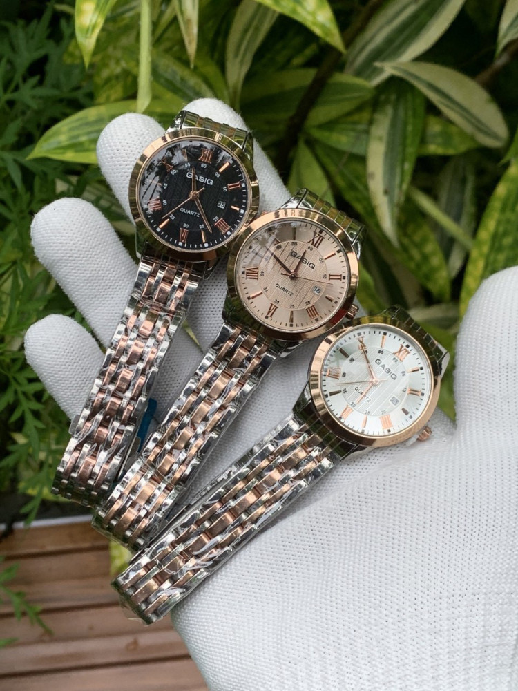 Gasiq Girls' Analog Watch - Premium, Classic & Surprise Gift,Dual Tone