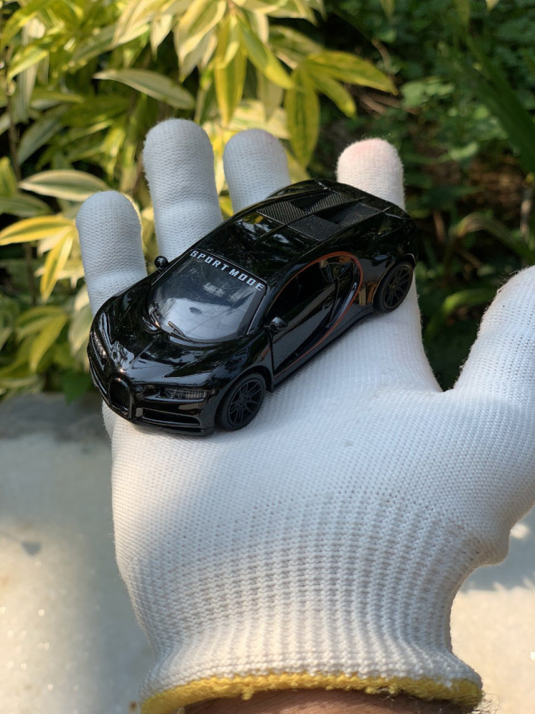 1:43 Bugatti - Hypercar Elegance