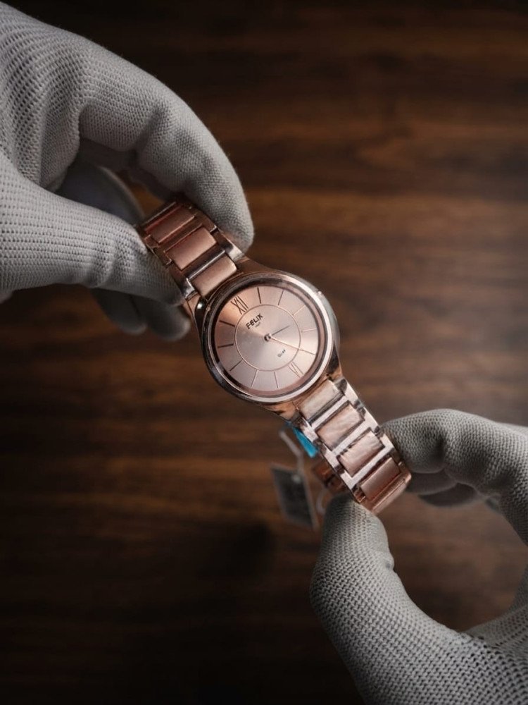 Elegant Rose Gold Felix Men'sBoy's Watch  Timeless Sophistication for Every Occasion