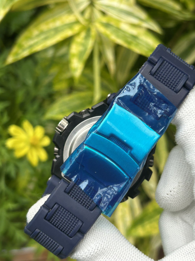 Twoo Time Premium Watch - Double Time, Water Resistant & Free Scooter Keychain