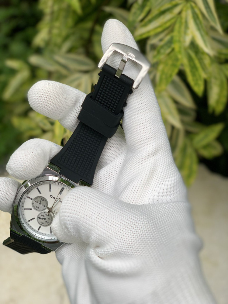 CAOMI Premium Analog Watch - Metal Case, Date & Silicone Strap