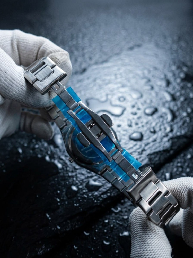 Executive Style: Premium V9 Collection Royal Blue Luxury Watch