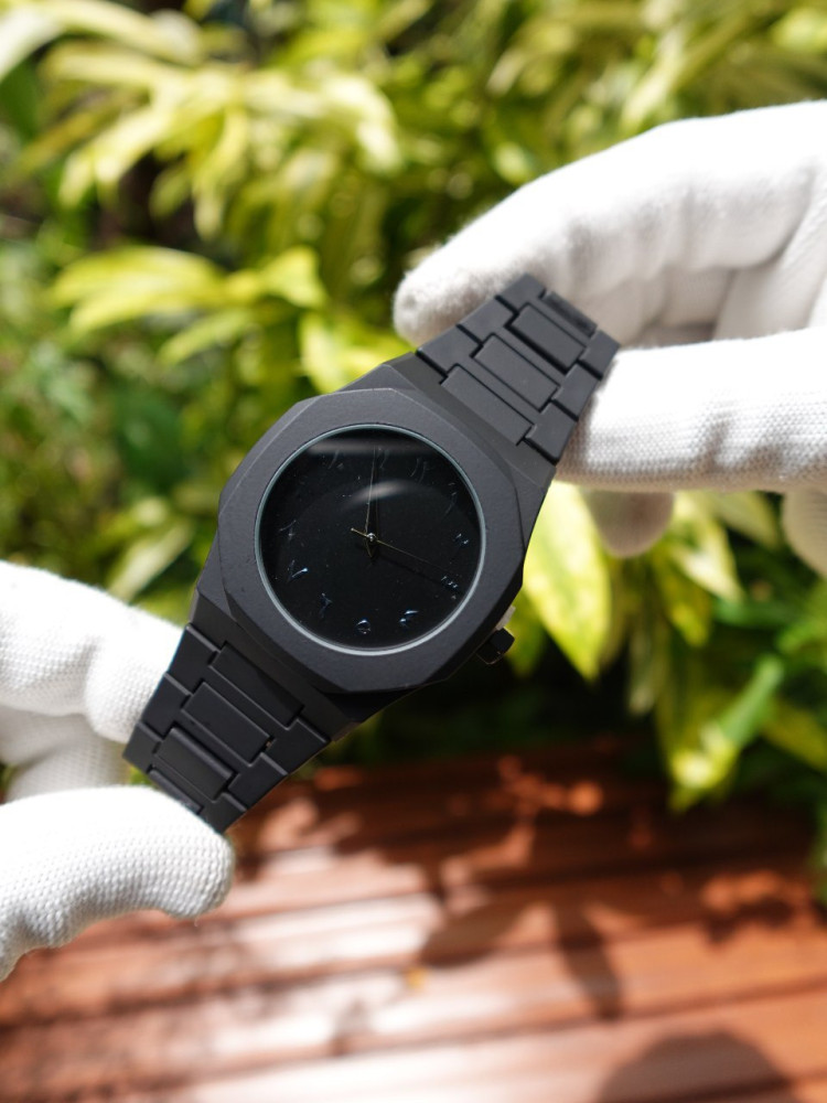 Trending Arabic Aura Watch - Sleek Full Black Analog with Fiber Chain