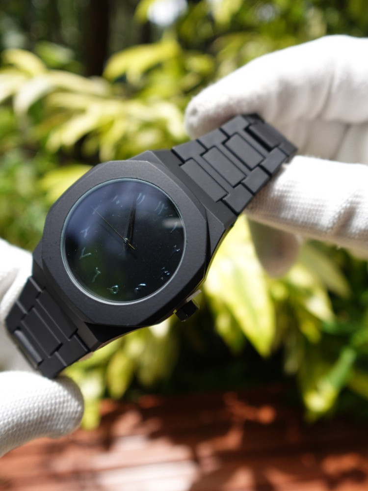 Trending Arabic Aura Watch - Sleek Full Black Analog with Fiber Chain